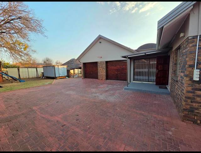 5 BEDROOM PROPERTY TO RENT IN ERASMIA
